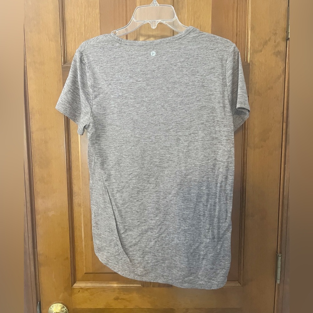 90 Degrees V-Neck Athletic‎ Top Womens Size Medium Gray Short Sleeve Workout - Picture 4 of 6